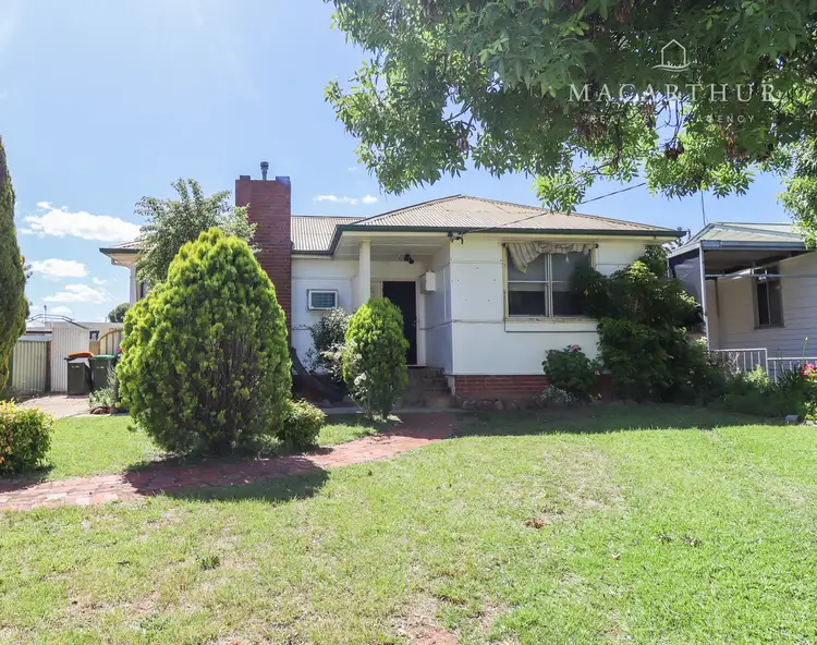 15 Mount Austin Avenue, Mount Austin NSW 2650