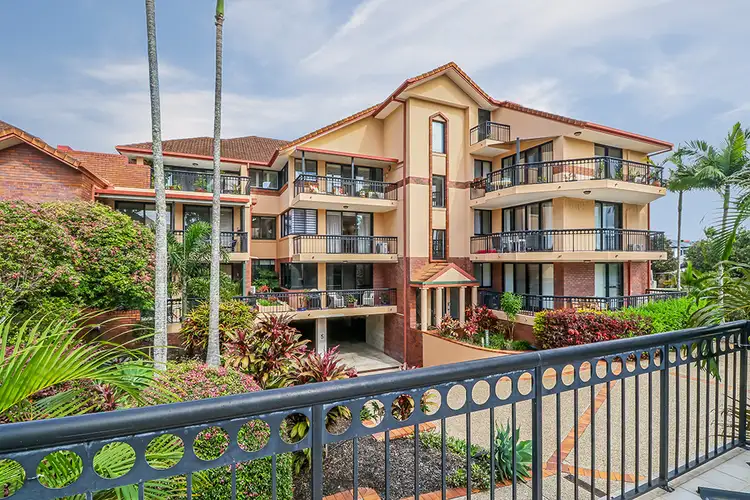 24/3-7 Eady Avenue, Broadbeach Waters QLD 4218