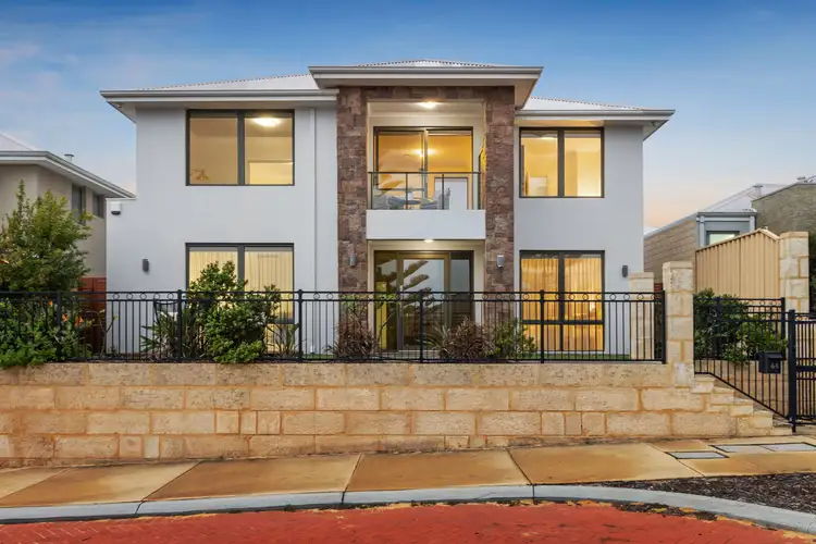 64 O'Mara Boulevard, Iluka WA 6028