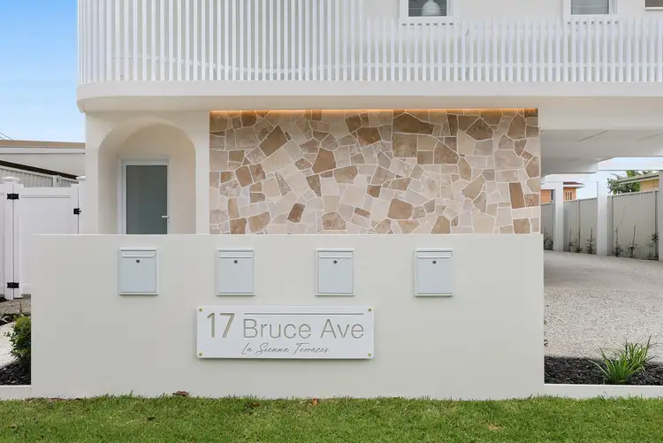 1/17 Bruce Avenue, Paradise Point QLD 4216