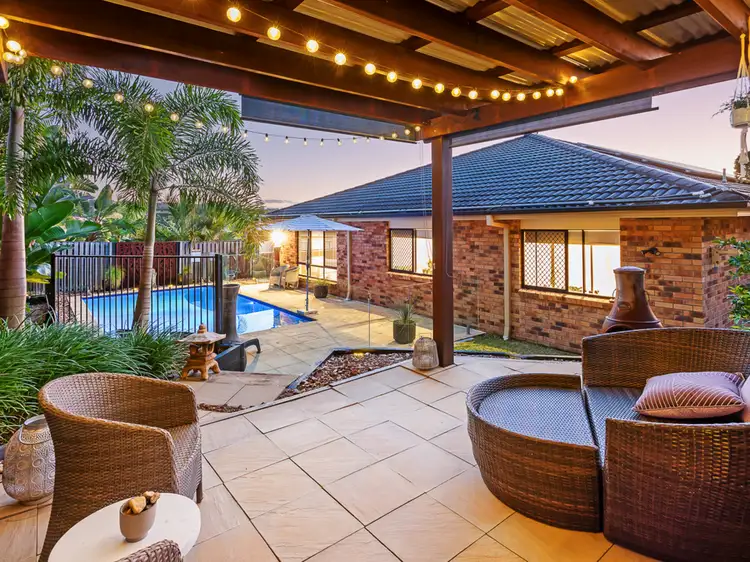 7 Minyon Court, Pacific Pines QLD 4211