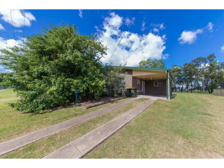 2/12 Mackinlay Street, Norman Gardens QLD 4701