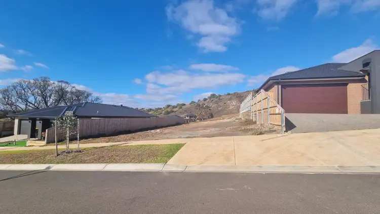 42 Ladhams Way, Maddingley VIC 3340