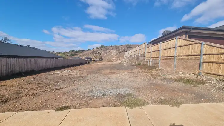 42 Ladhams Way, Maddingley VIC 3340