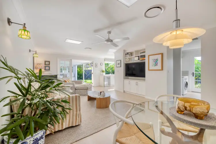 2/10 Pheasant Court, Miami QLD 4220