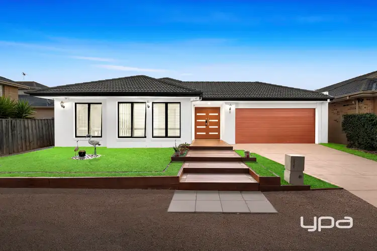 Main view of Homely house listing, 3 Sunflower Walk, Sanctuary Lakes VIC 3030