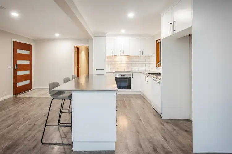 Sixth view of Homely house listing, 5 Paramount Court, Wodonga VIC 3690