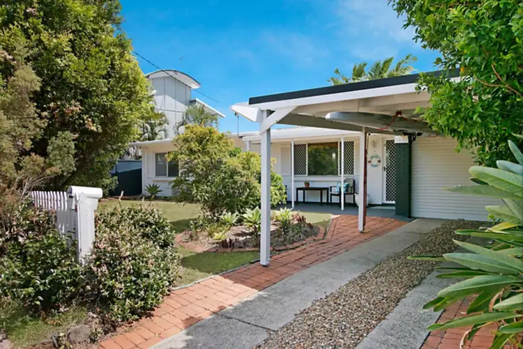 16 Lesley Avenue, Miami QLD 4220