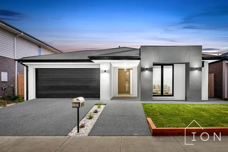 33 Fairweather Street, Clyde VIC 3978