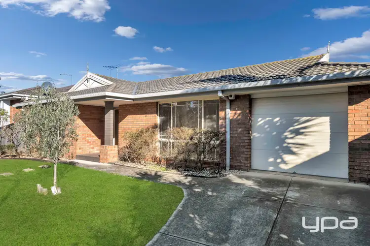 Second view of Homely house listing, 8 Columbia Circuit, Broadmeadows VIC 3047