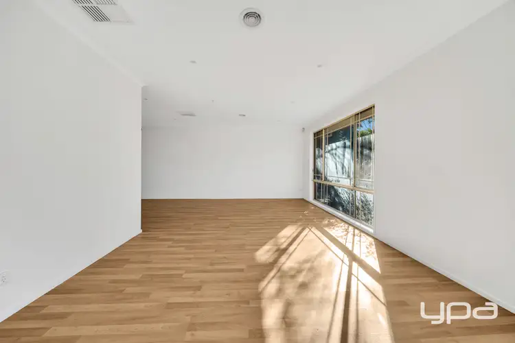 Third view of Homely house listing, 8 Columbia Circuit, Broadmeadows VIC 3047