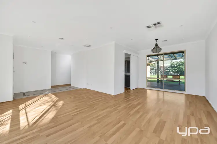 Fourth view of Homely house listing, 8 Columbia Circuit, Broadmeadows VIC 3047