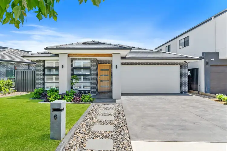 6 Ditzell Street, Catherine Field NSW 2557