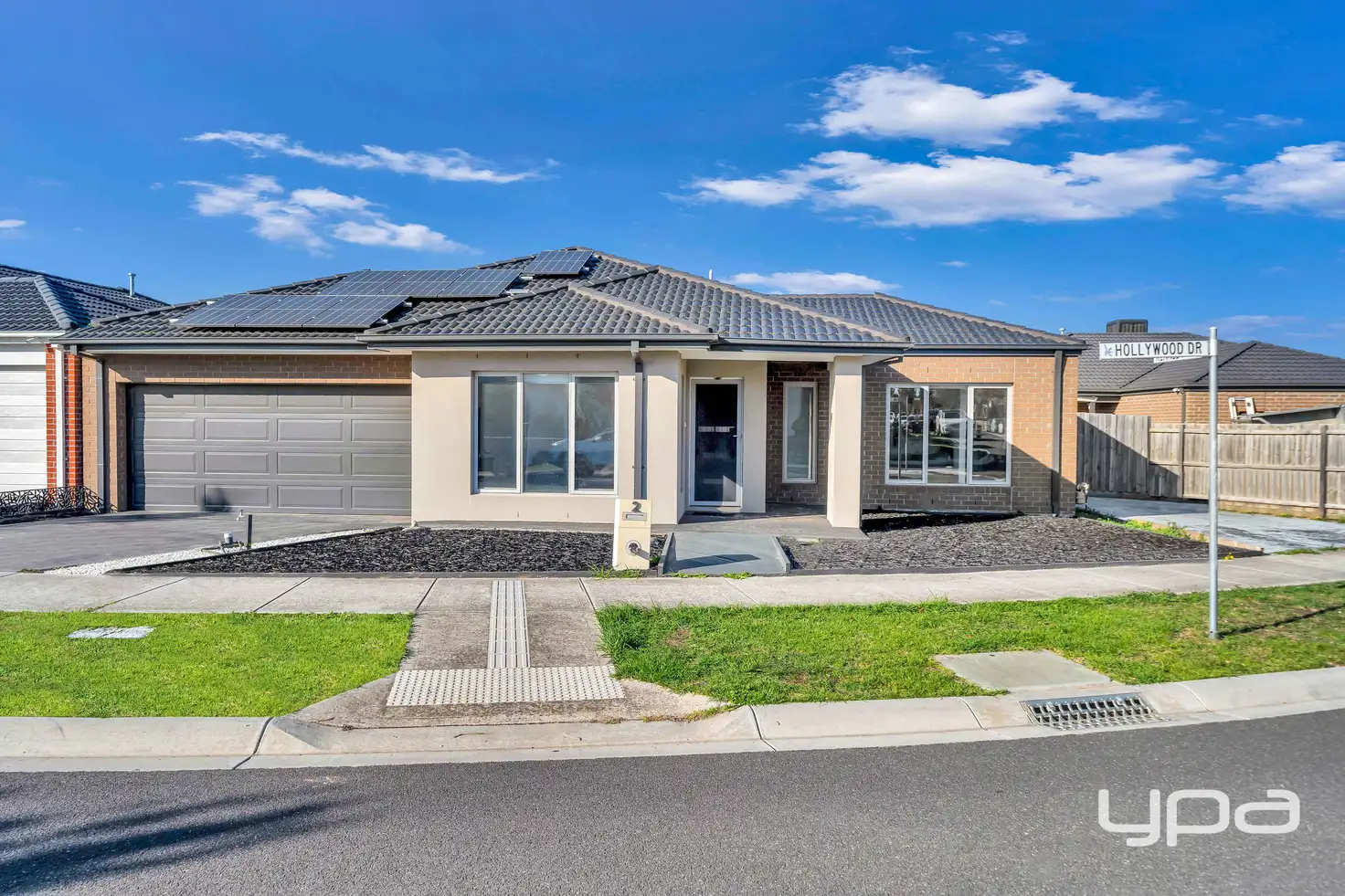 Main view of Homely house listing, 2 Hollywood Drive, Roxburgh Park VIC 3064