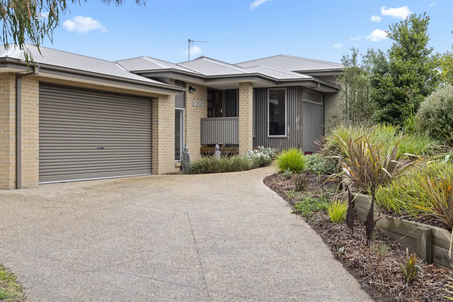 Main view of Homely house listing, 5 Hazeldene Way, Rosebud VIC 3939