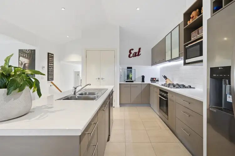 Third view of Homely house listing, 5 Hazeldene Way, Rosebud VIC 3939