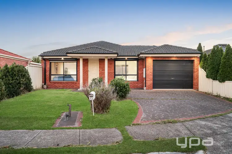 13 Yellowstone Court, Roxburgh Park VIC 3064
