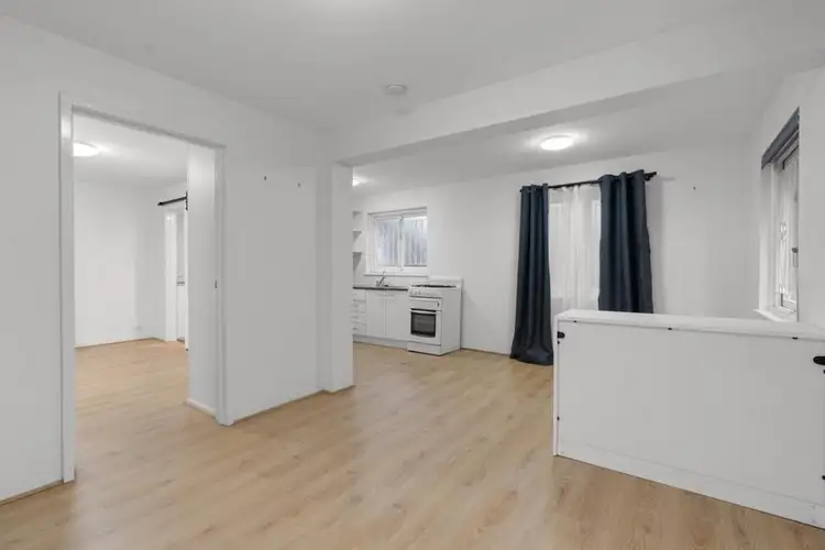 598 Sandgate Road