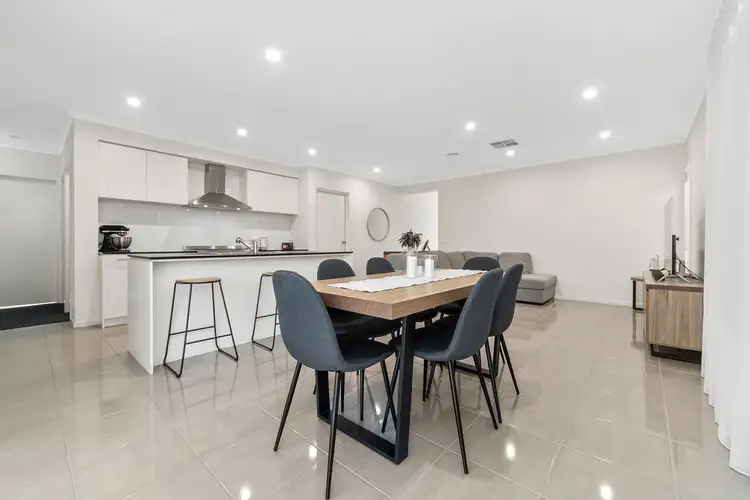 15 Milford Street, Clyde VIC 3978