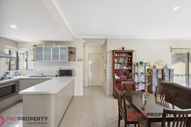 2/5 Pulchella Street, Wattle Grove WA 6107