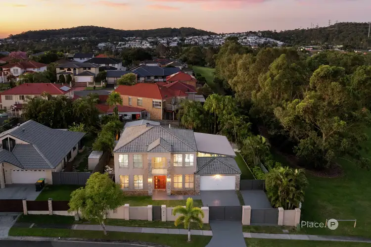 64 Oakley Street, Carindale QLD 4152