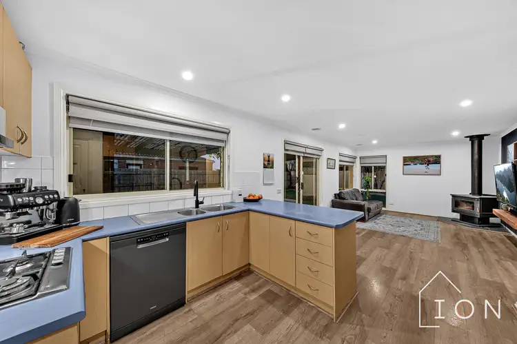Sixth view of Homely house listing, 21 Dartmoor Drive, Cranbourne East VIC 3977