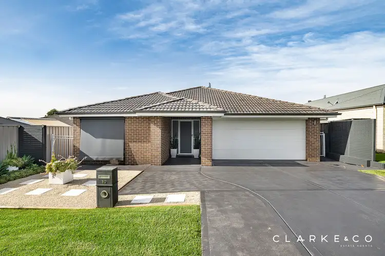 10 Dianella Way, Aberglasslyn NSW 2320