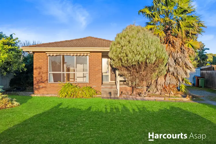 8 Pemberton Drive, Narre Warren VIC 3805