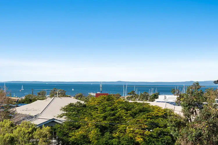 61 Nelson Parade, Manly QLD 4179