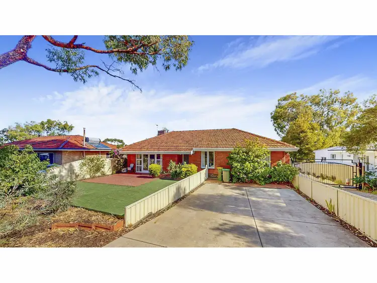10a Woodley Crescent, Melville WA 6156