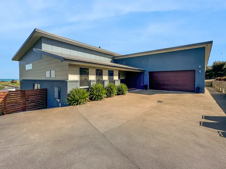 92 Thorpes Lane, Lakes Entrance VIC 3909