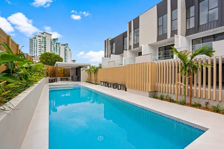7/24 Imperial Parade, Labrador QLD 4215
