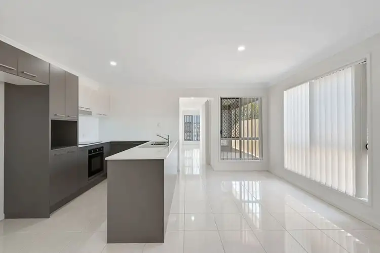 1/83 Jones Street, Rothwell QLD 4022