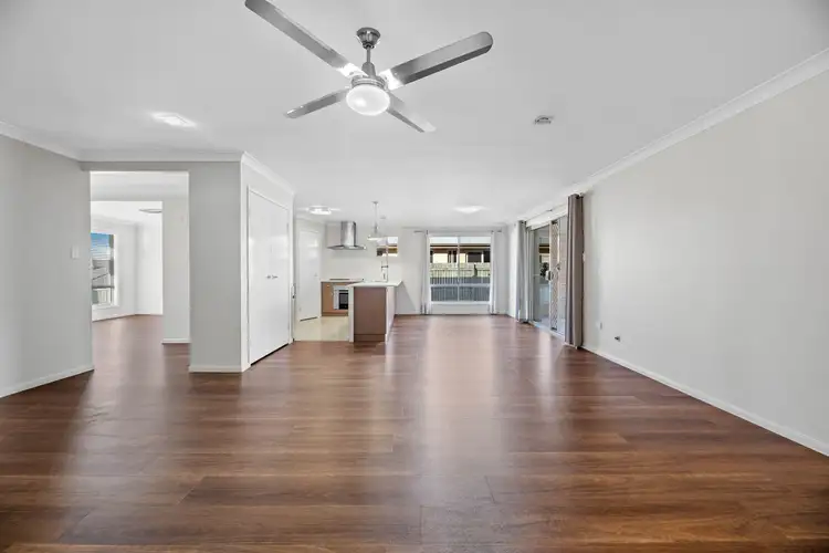 Second view of Homely house listing, 8 Lanagan Court, Middle Ridge QLD 4350