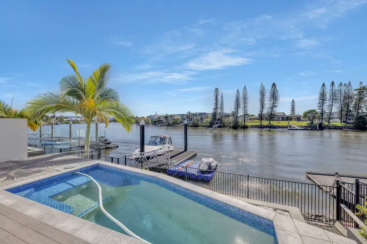 2/22 Lamb Street, Broadbeach Waters QLD 4218