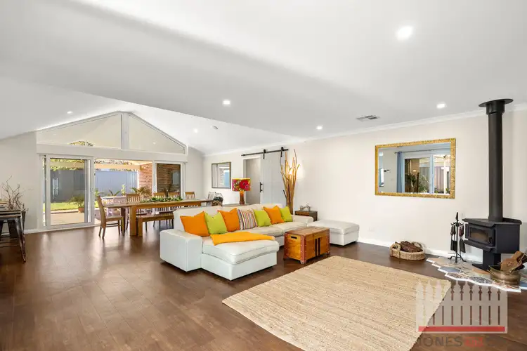 8 Compass Circle, Yanchep WA 6035