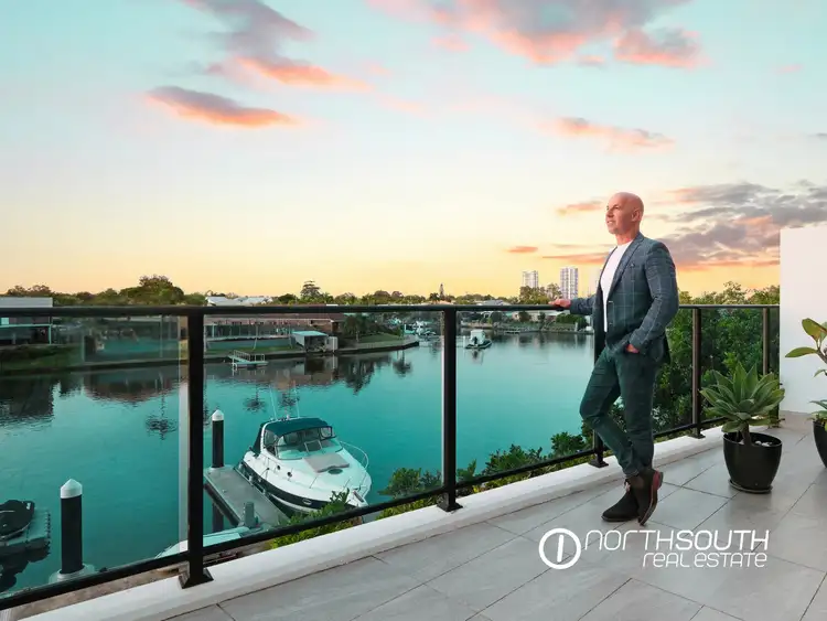 5 Harbour Side Court