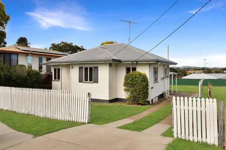 115 Blackstone Road, Silkstone QLD 4304