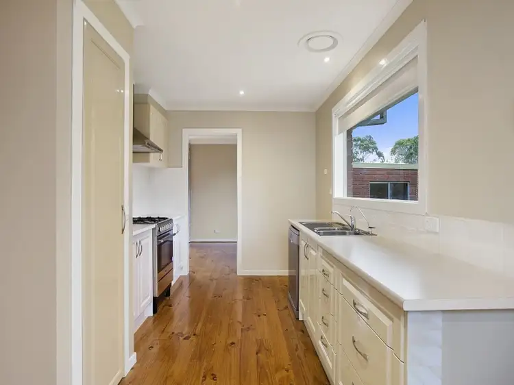 Second view of Homely house listing, 6 Shrewsbury Court, Frankston VIC 3199