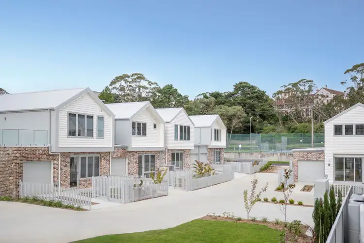 Third view of Homely townhouse listing, 4/2 Dora Street, Katoomba NSW 2780