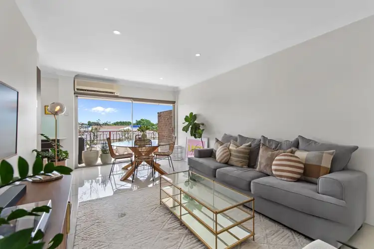 6/108 Cavendish Road, Coorparoo QLD 4151