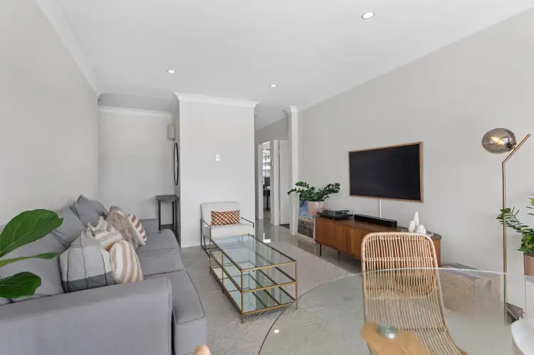 Third view of Homely apartment listing, 6/108 Cavendish Road, Coorparoo QLD 4151