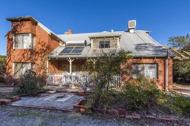 11 Abbey Road, Armadale WA 6112