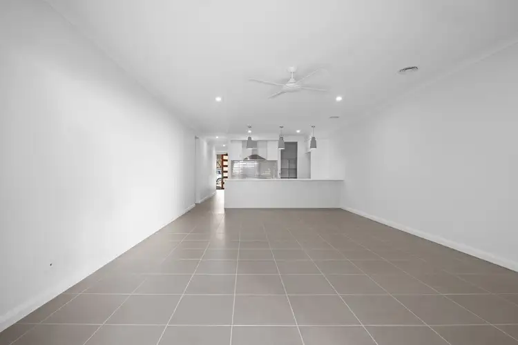 Fourth view of Homely unit listing, 2/74 Westacott Crescent, Baranduda VIC 3691