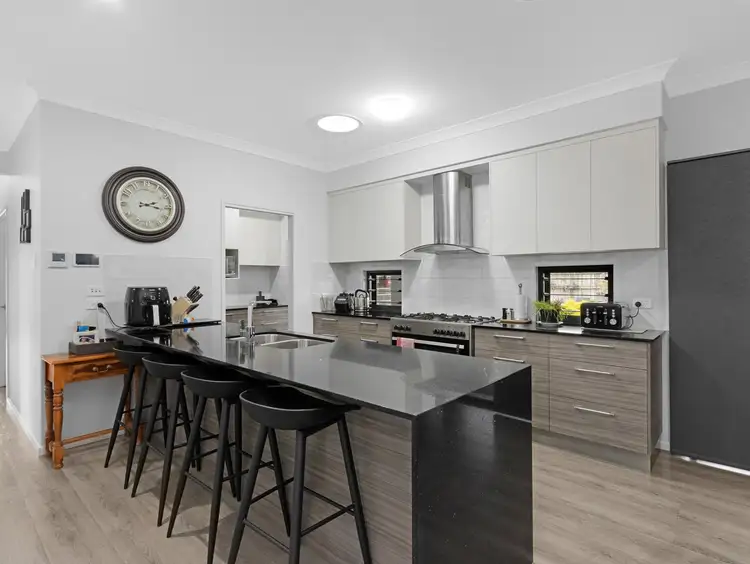 Second view of Homely house listing, 7 Amy Court, Kawungan QLD 4655