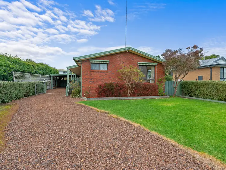 16 PANORAMIC Drive, Lakes Entrance VIC 3909