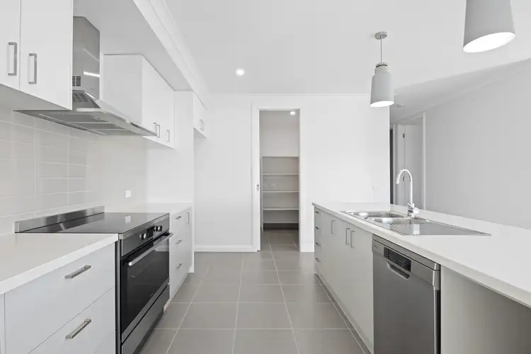 Fifth view of Homely townhouse listing, 1/74 Westacott Crescent, Baranduda VIC 3691
