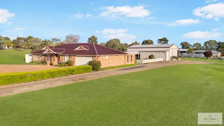 6 Warwick Road, Tamworth NSW 2340