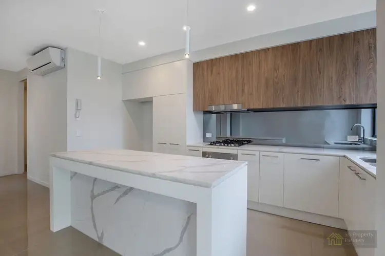 2/37 Sickle Avenue, Hope Island QLD 4212