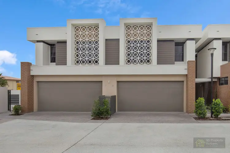 2/37 Sickle Avenue, Hope Island QLD 4212